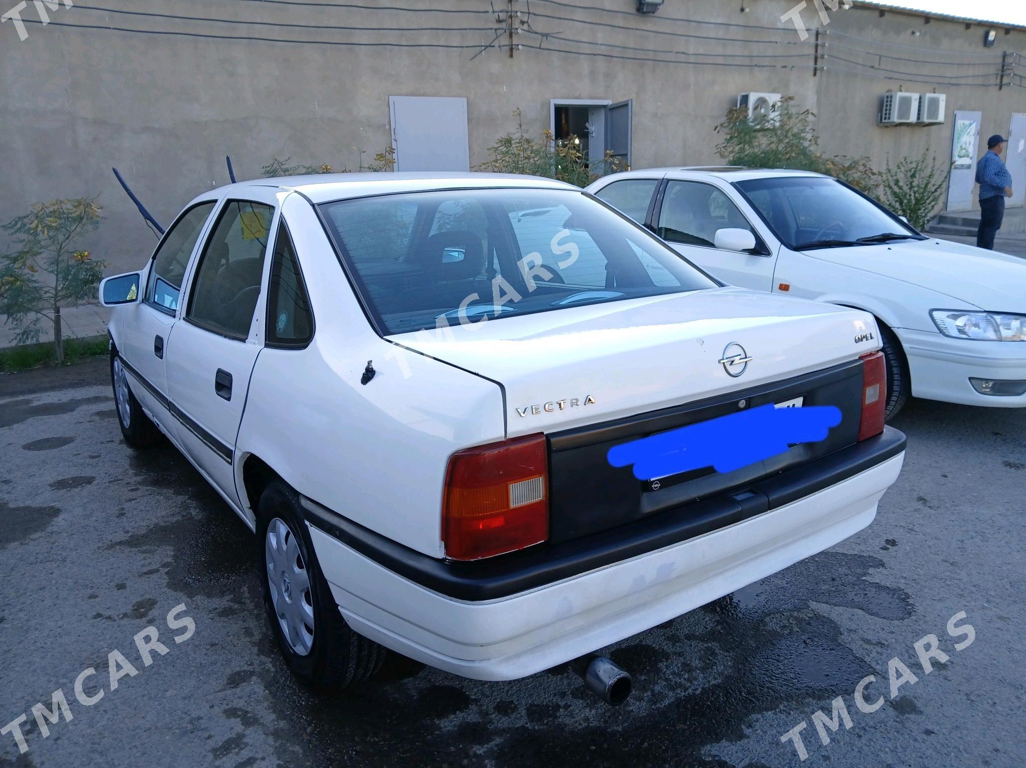 Opel Vectra 1992 - 46 000 TMT - 10 мкр - img 3