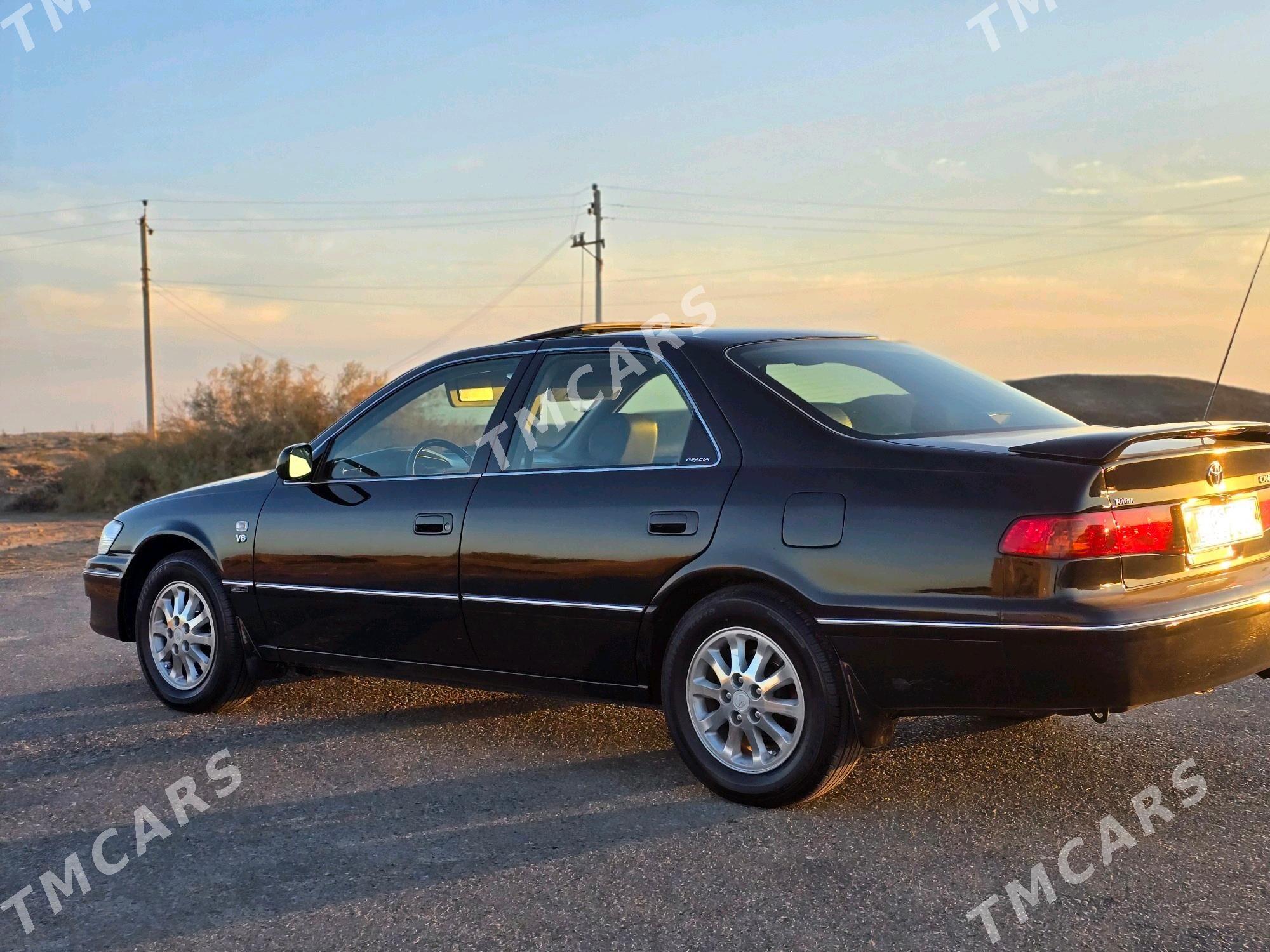 Toyota Camry 1999 - 250 000 TMT - Мары - img 5