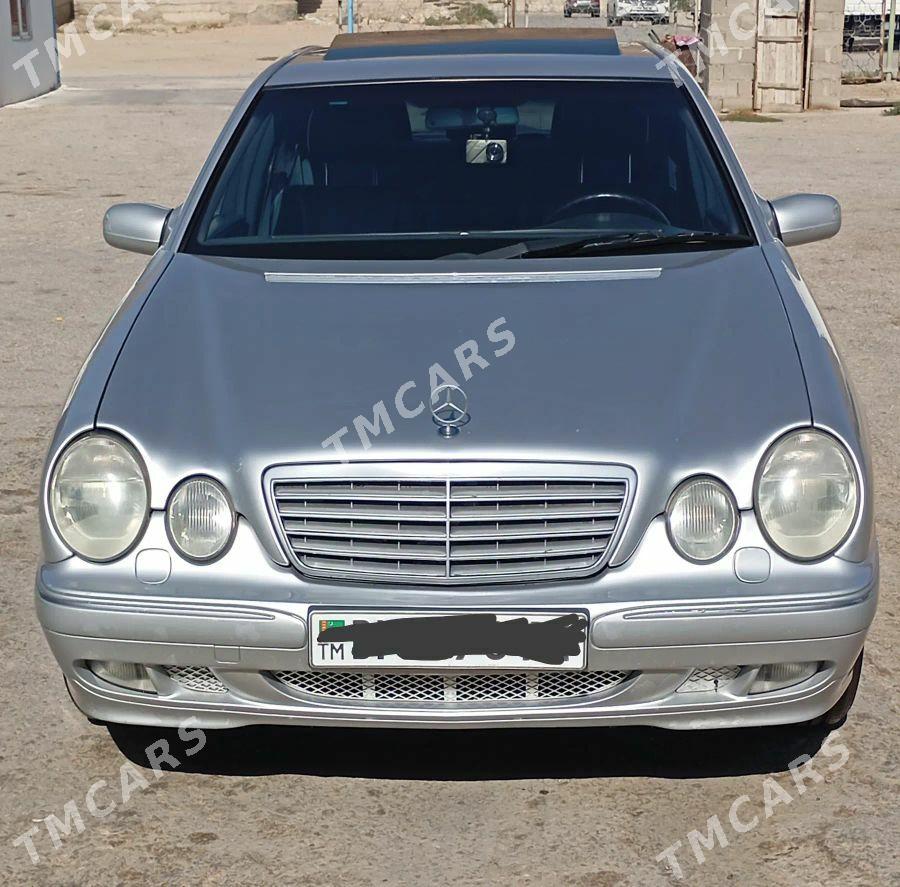 Mercedes-Benz E320 2002 - 120 000 TMT - Balkanabat - img 7