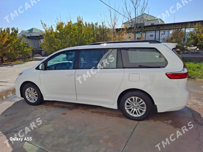 Toyota Sienna 2018 - 360 000 TMT - Тязе заман - img 3