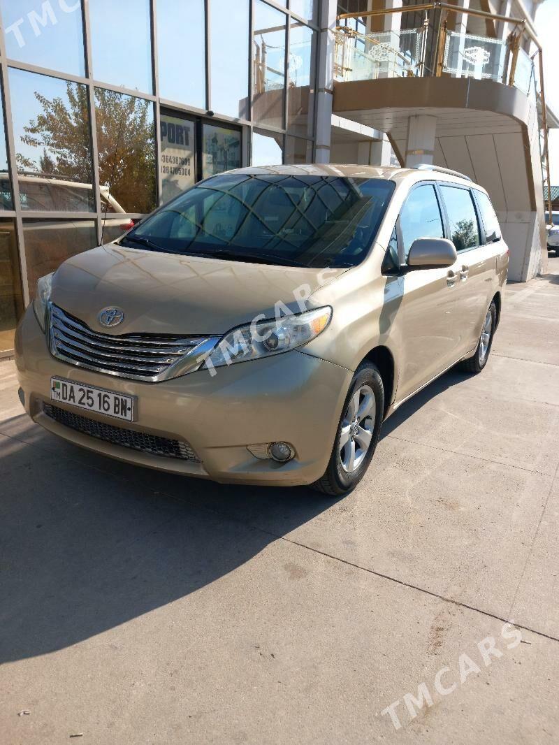 Toyota Sienna 2010 - 245 000 TMT - Туркменбаши - img 3