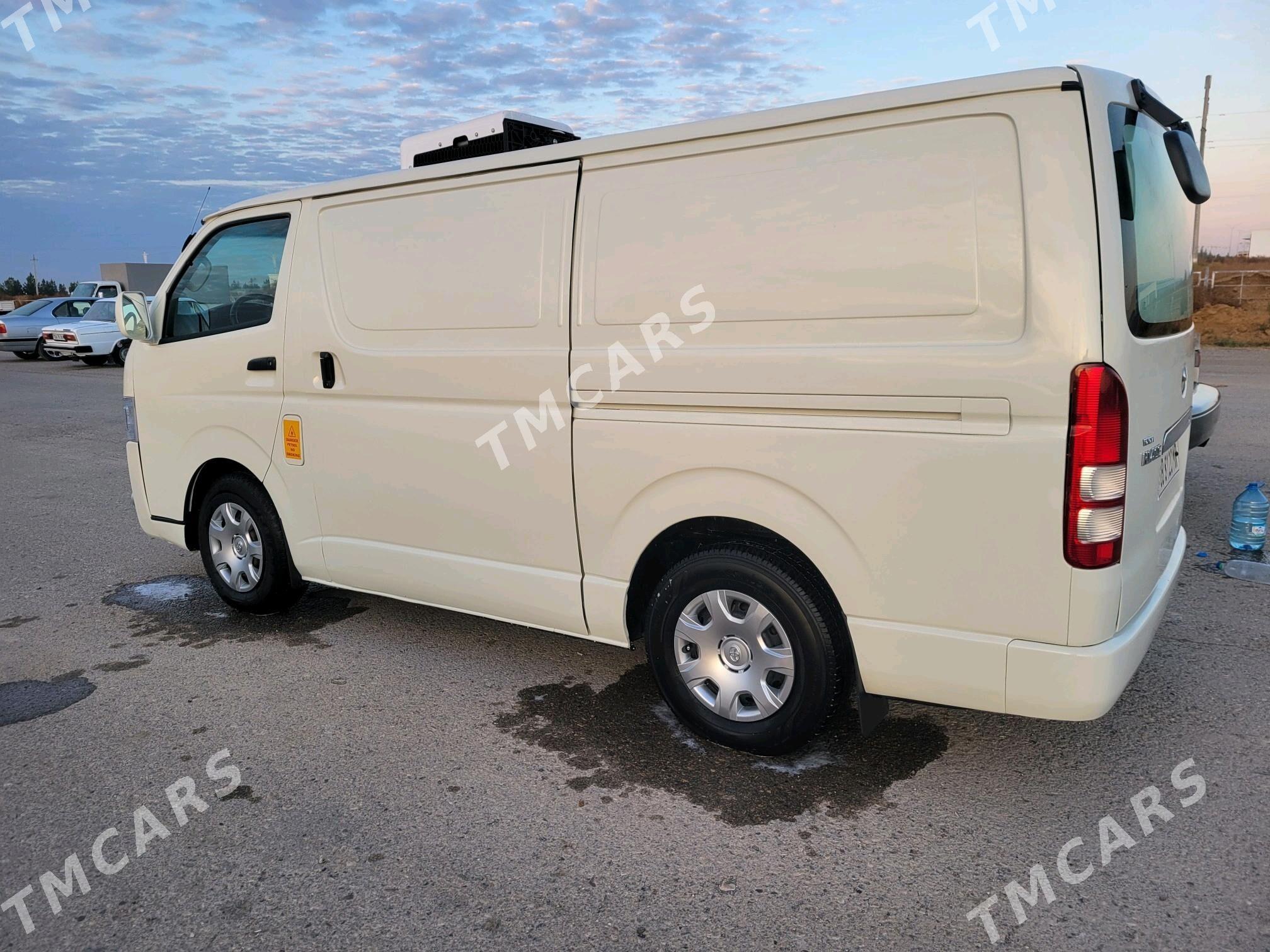 Toyota Hiace 2007 - 230 000 TMT - Мары - img 4