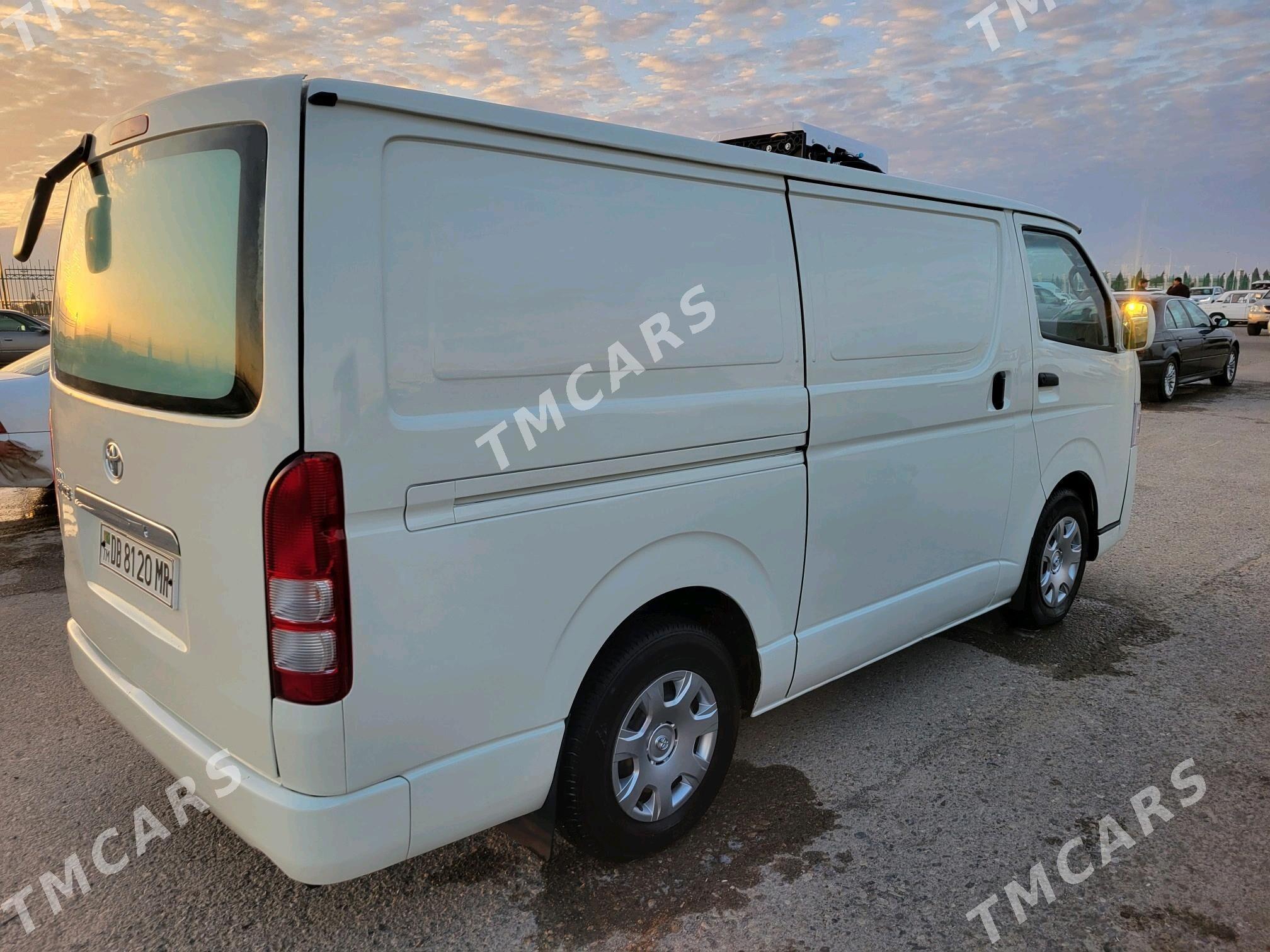 Toyota Hiace 2007 - 230 000 TMT - Мары - img 3