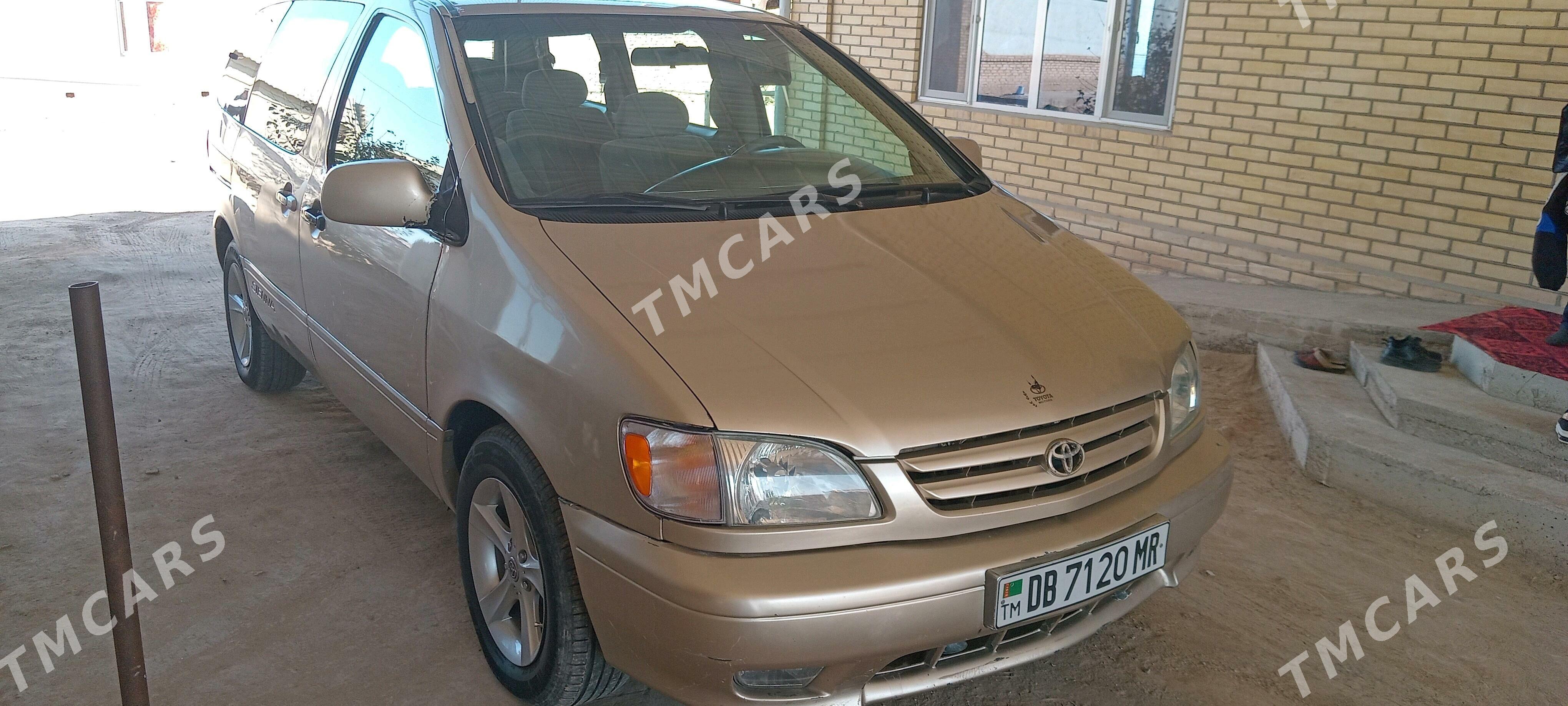 Toyota Sienna 2002 - 120 000 TMT - Мары - img 3