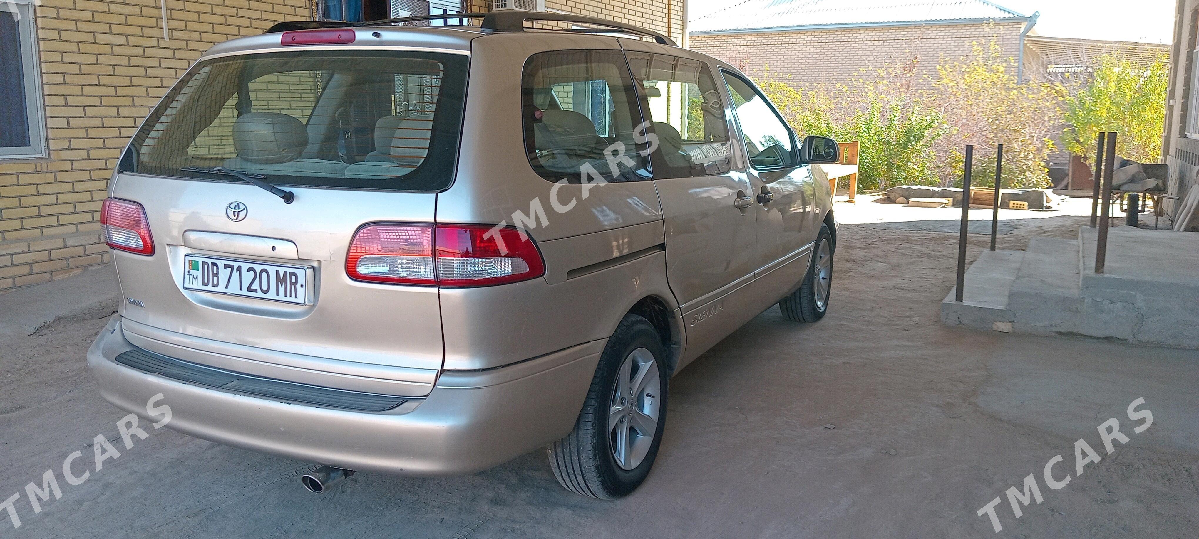 Toyota Sienna 2002 - 120 000 TMT - Мары - img 6