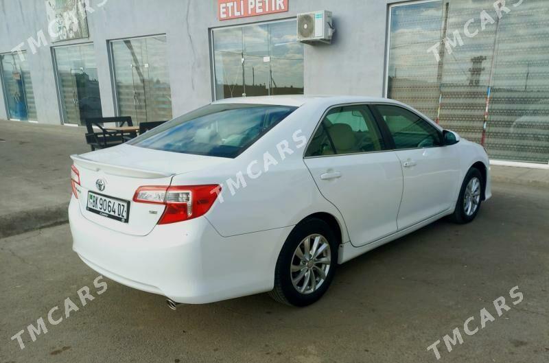 Toyota Camry 2013 - 175 000 TMT - Дашогуз - img 3