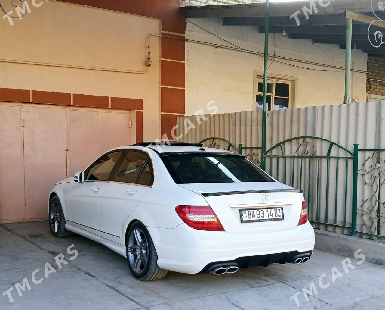 Mercedes-Benz C300 2010 - 170 000 TMT - Daşoguz - img 3