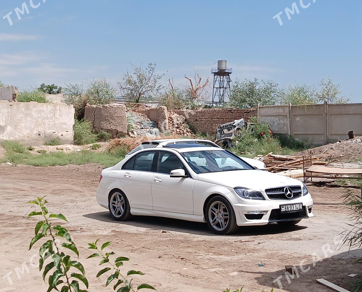 Mercedes-Benz C300 2010 - 170 000 TMT - Daşoguz - img 4