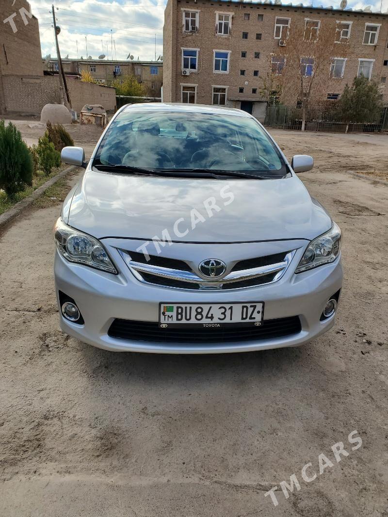 Toyota Corolla 2013 - 170 000 TMT - Дашогуз - img 4