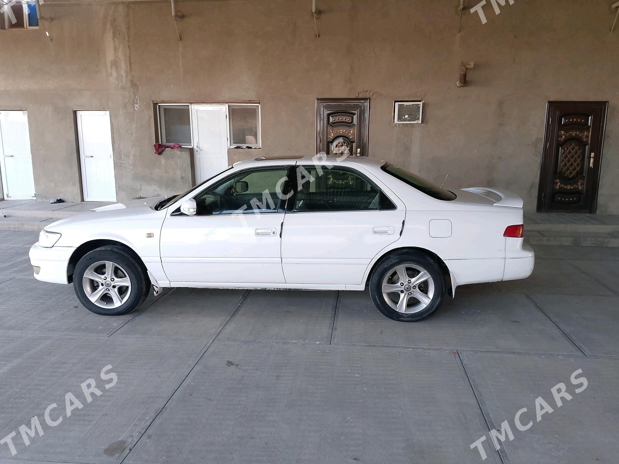 Toyota Camry 1998 - 130 000 TMT - Ёлётен - img 7