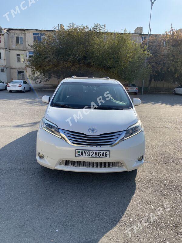 Toyota Sienna 2017 - 375 000 TMT - Aşgabat - img 4