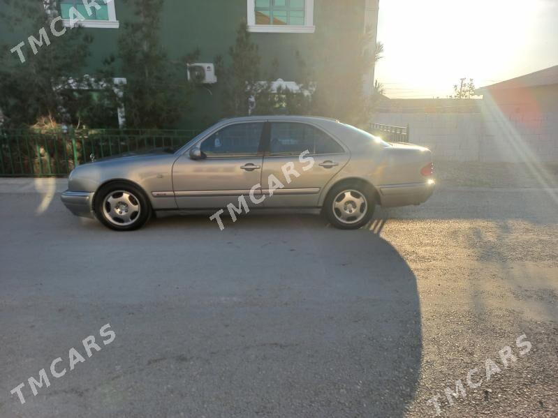 Mercedes-Benz E320 1998 - 90 000 TMT - Balkanabat - img 2