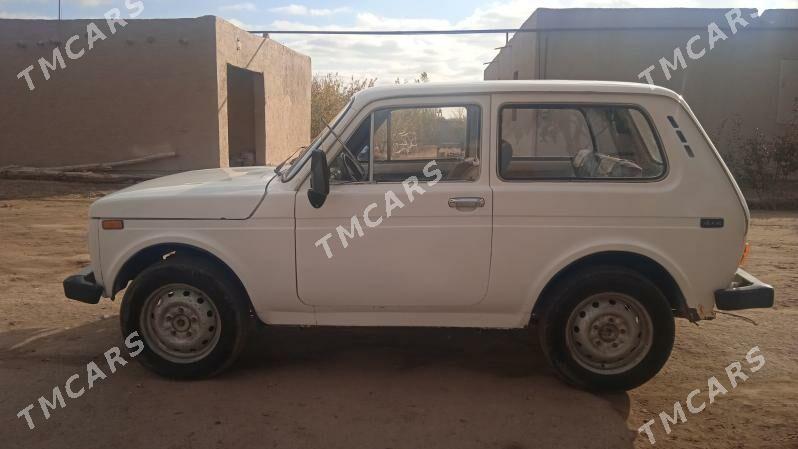 Lada Niva 1981 - 24 000 TMT - Гурбансолтан Едже - img 5