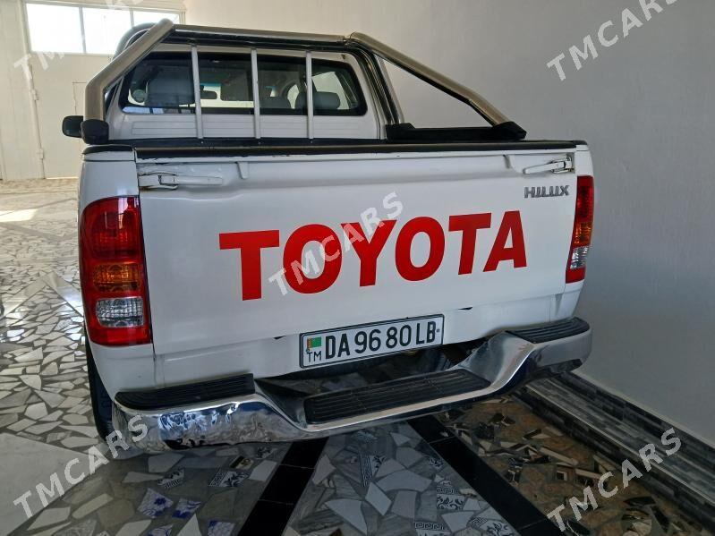 Toyota Hilux 2006 - 220 000 TMT - Türkmenabat - img 4