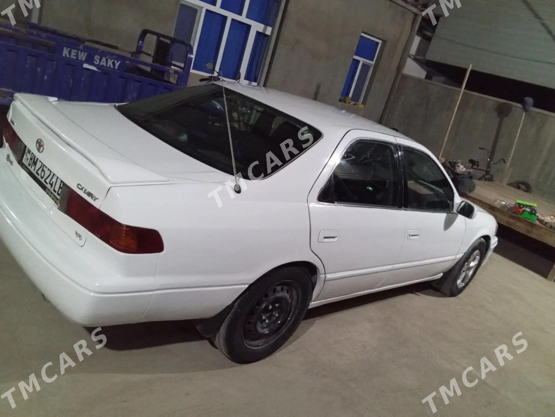 Toyota Camry 1999 - 80 000 TMT - Койтендаг - img 2