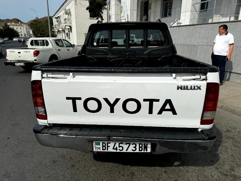 Toyota Hilux 2009 - 200 000 TMT - Туркменбаши - img 6