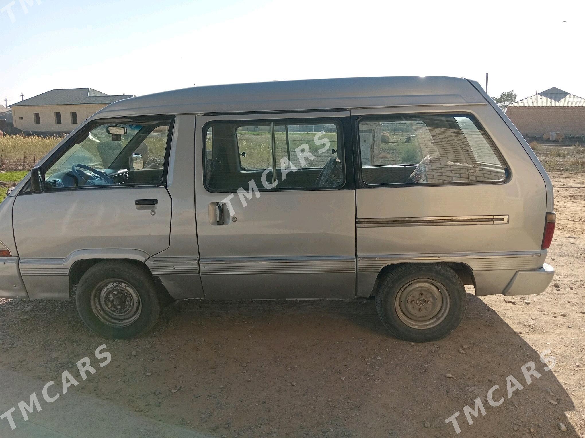 Toyota Town Ace 1992 - 20 000 TMT - Сакарчага - img 4