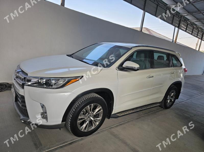 Toyota Highlander 2016 - 390 000 TMT - 8 мкр - img 3