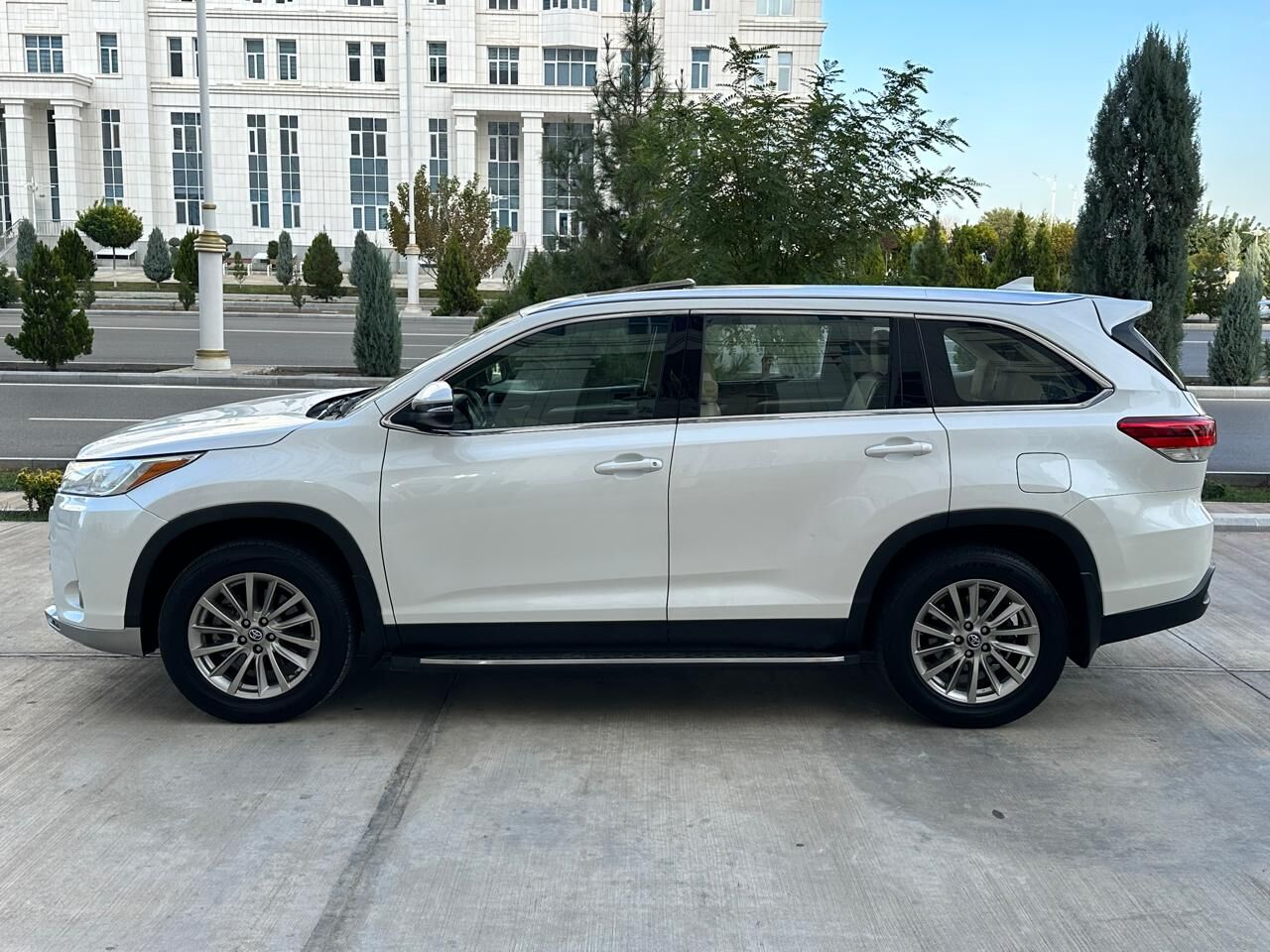 Toyota Highlander 2019 - 498 000 TMT - Ашхабад - img 6