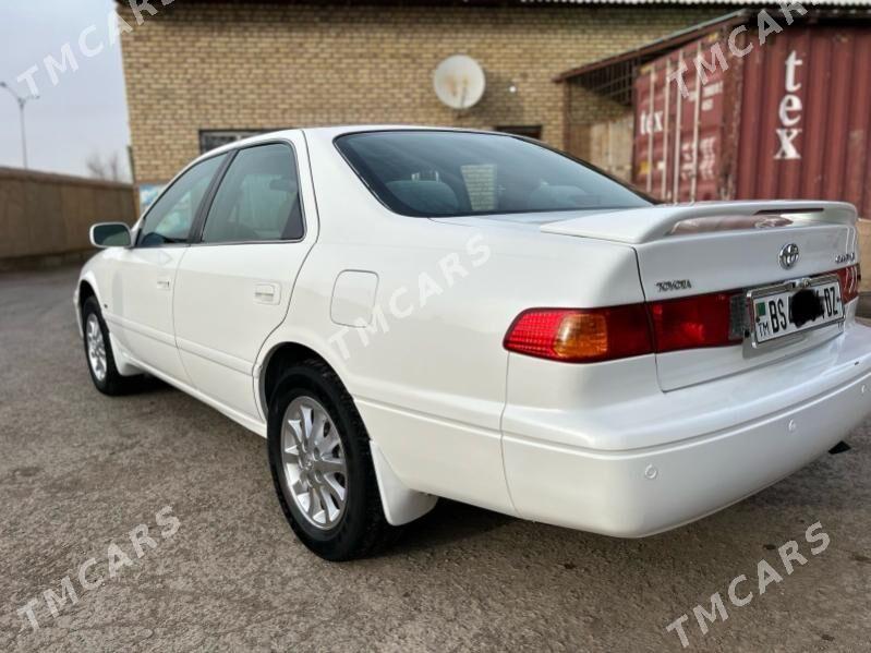 Toyota Camry 2001 - 170 000 TMT - Кёнеургенч - img 3