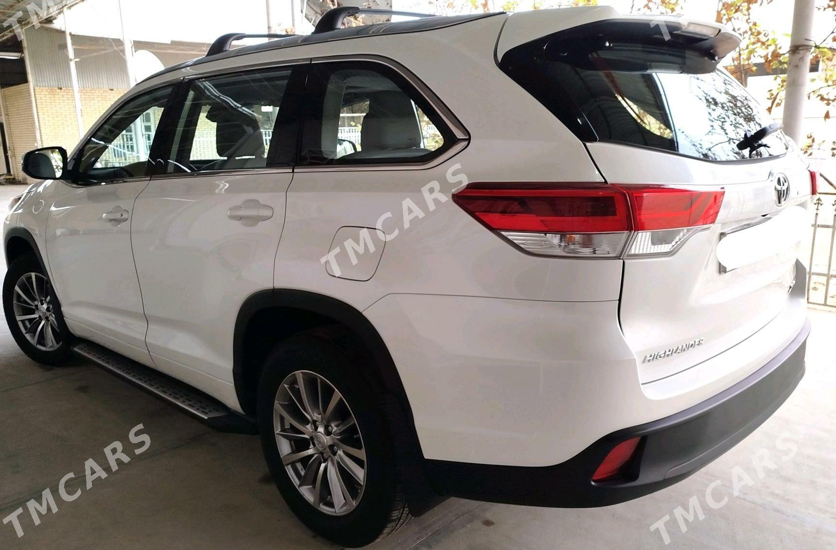 Toyota Highlander 2018 - 480 000 TMT - Мары - img 4