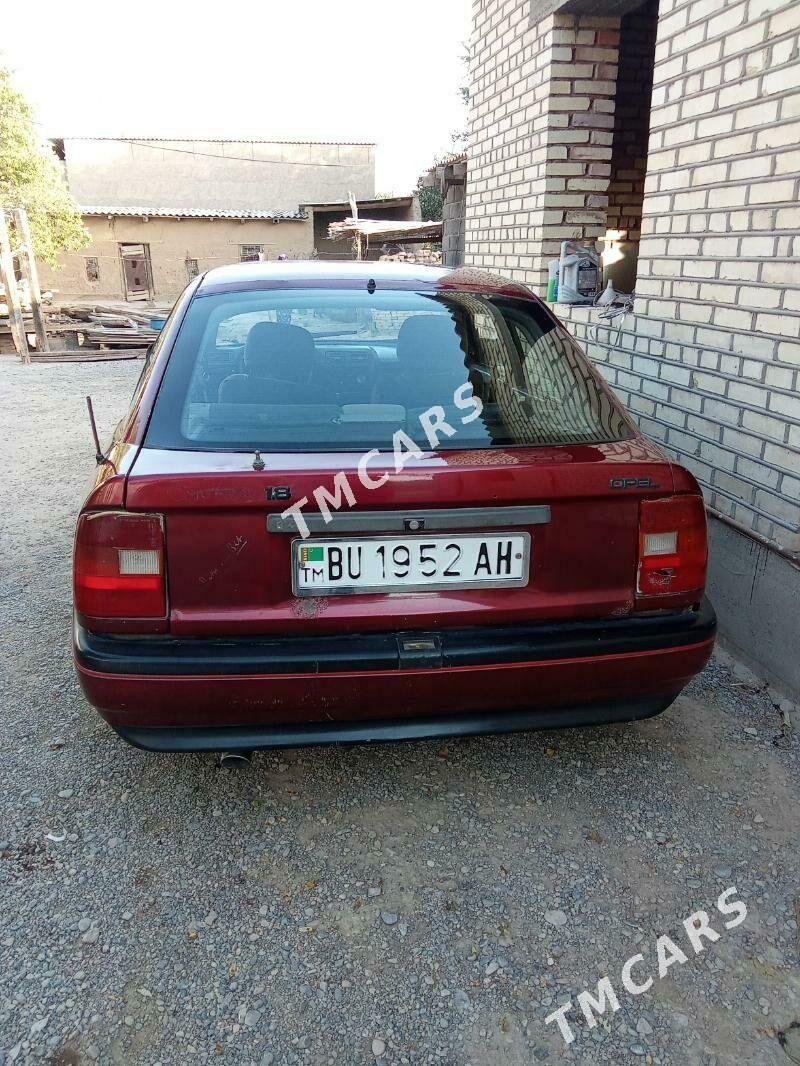 Opel Vectra 1990 - 20 000 TMT - Kaka - img 3