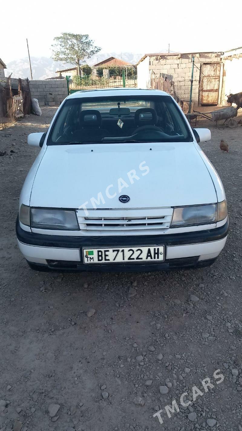 Opel Vectra 1990 - 30 000 TMT - Бахарден - img 3