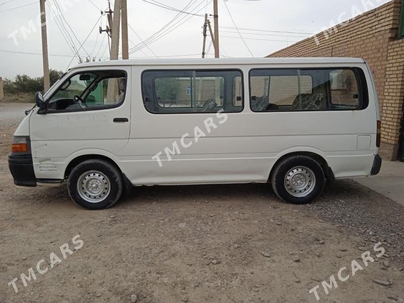 Toyota Hiace 2003 - 100 000 TMT - Sarahs - img 7