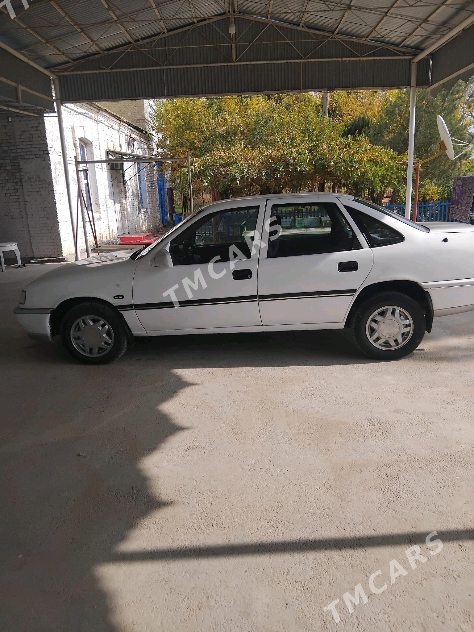 Opel Vectra 1990 - 35 000 TMT - Сакарчага - img 2