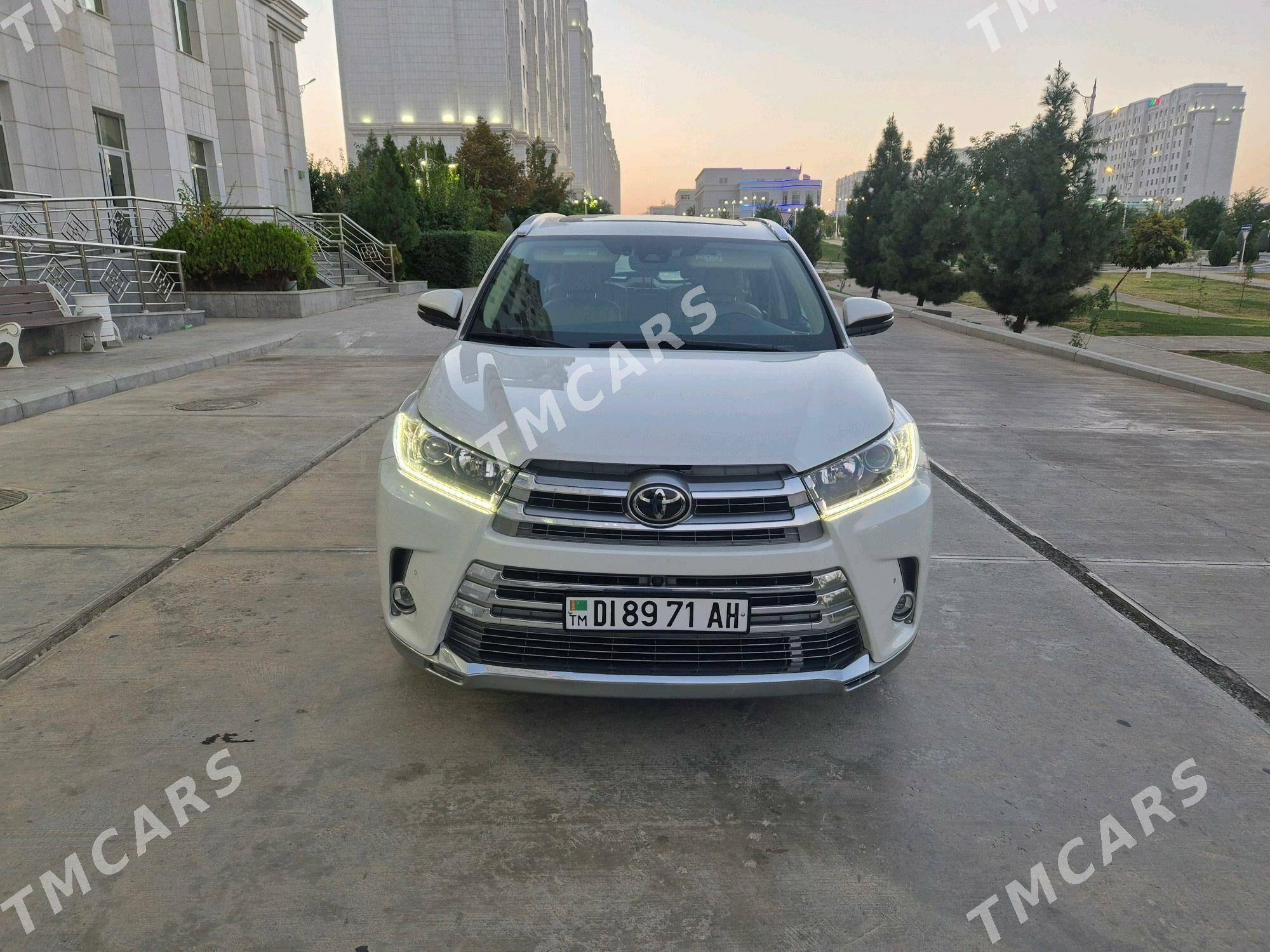 Toyota Highlander 2019 - 560 000 TMT - Ашхабад - img 4