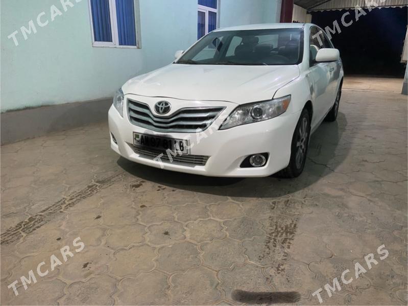 Toyota Camry 2010 - 115 000 TMT - Халач - img 4