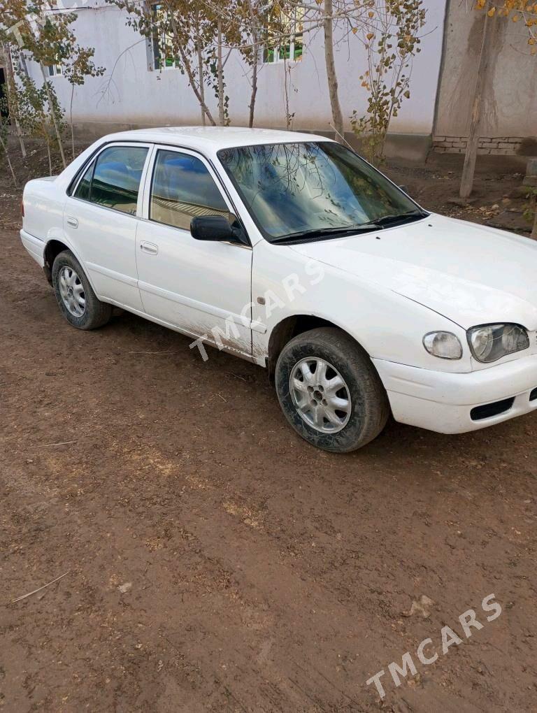 Toyota Corolla 2000 - 50 000 TMT - Акдепе - img 4