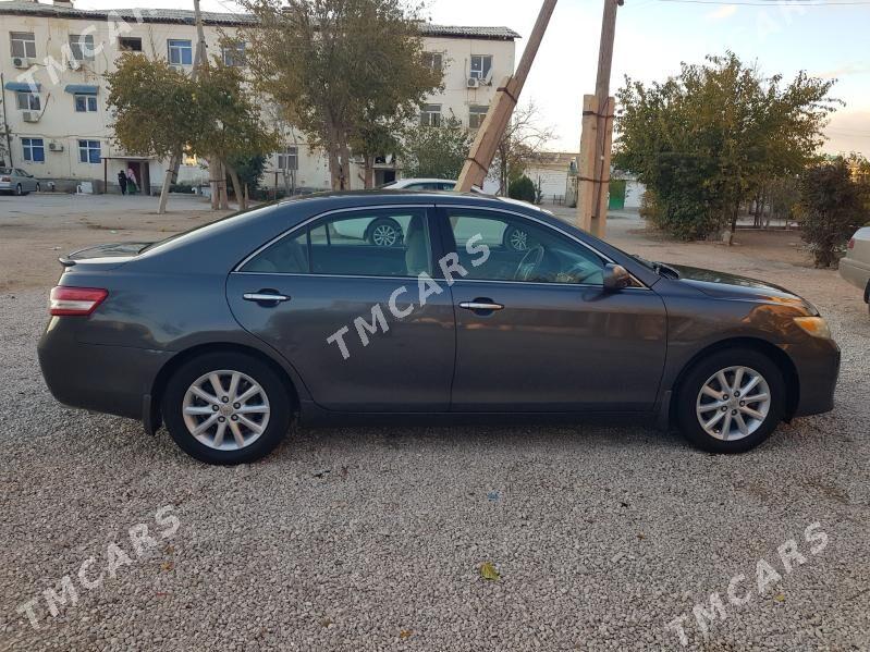 Toyota Camry 2010 - 156 000 TMT - Балканабат - img 2