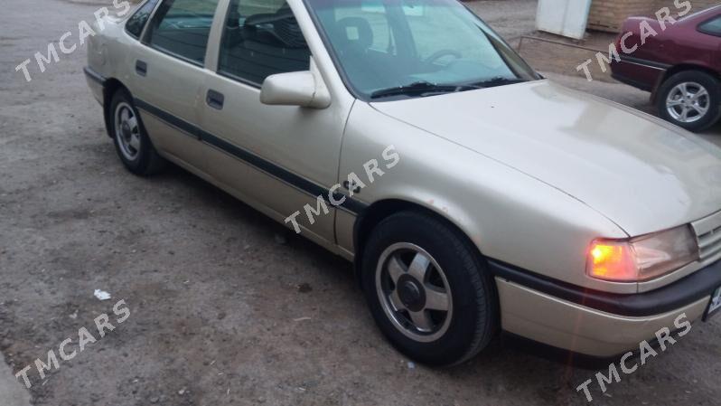 Opel Vectra 1990 - 35 000 TMT - Mary - img 3