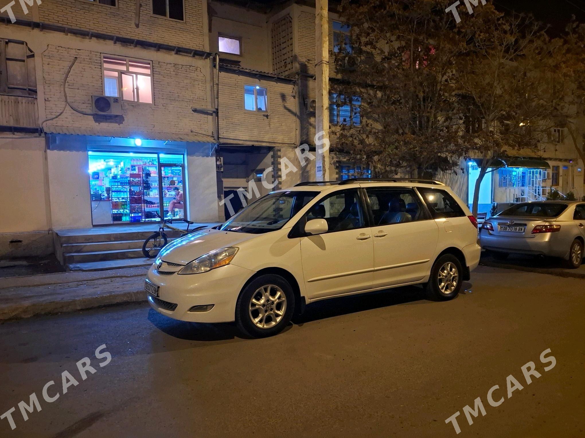 Toyota Sienna 2004 - 180 000 TMT - Türkmenbaşy - img 5