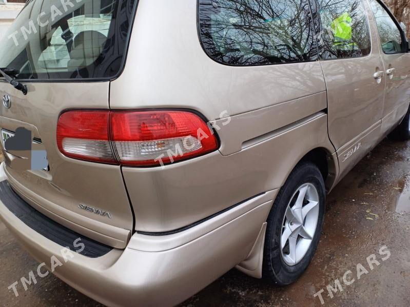 Toyota Sienna 2003 - 130 000 TMT - Теджен - img 3