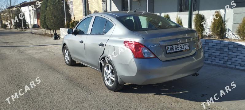 Nissan Versa 2012 - 80 000 TMT - Дашогуз - img 2