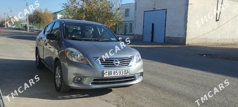 Nissan Versa 2012 - 80 000 TMT - Дашогуз - img 3