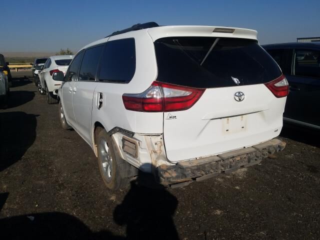 Toyota Sienna 2017 - 355 000 TMT - Кëши - img 4