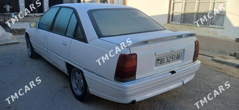 Opel Omega 1993 - 15 000 TMT - Бузмеин - img 4