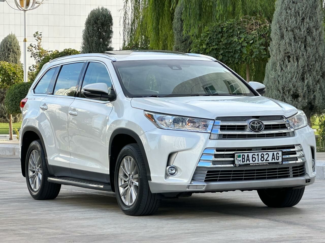 Toyota Highlander 2019 - 495 000 TMT - Ашхабад - img 2