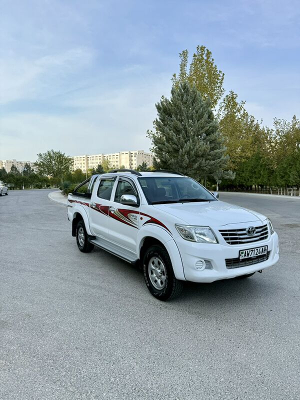 Toyota Hilux 2013 - 290 000 TMT - Ашхабад - img 2