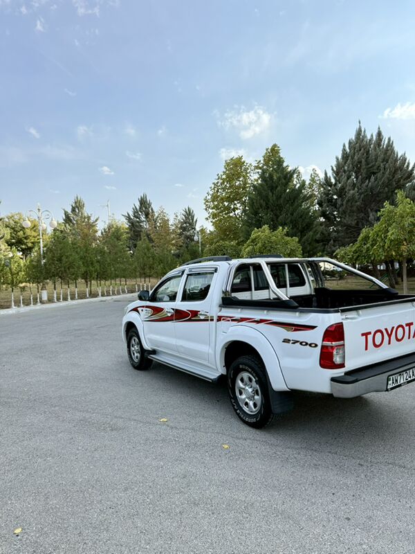 Toyota Hilux 2013 - 290 000 TMT - Ашхабад - img 5