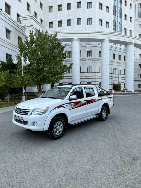 Toyota Hilux 2013 - 290 000 TMT - Ашхабад - img 7