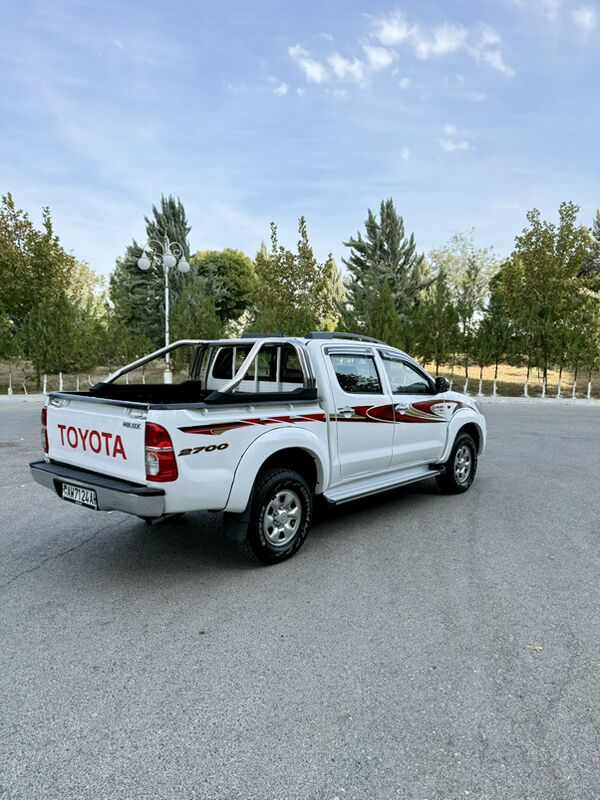 Toyota Hilux 2013 - 290 000 TMT - Ашхабад - img 4