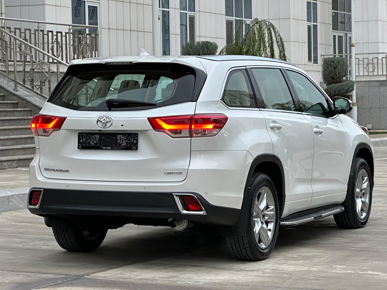 Toyota Highlander 2018 - 610 000 TMT - Aşgabat - img 4