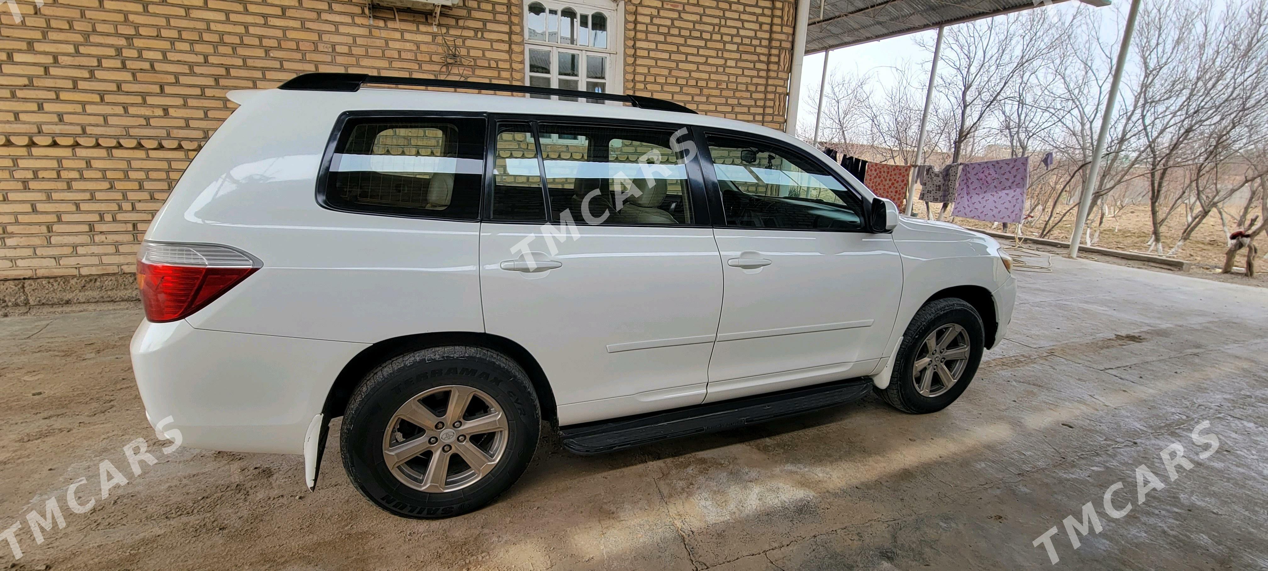 Toyota Highlander 2010 - 258 000 TMT - Векильбазар - img 3