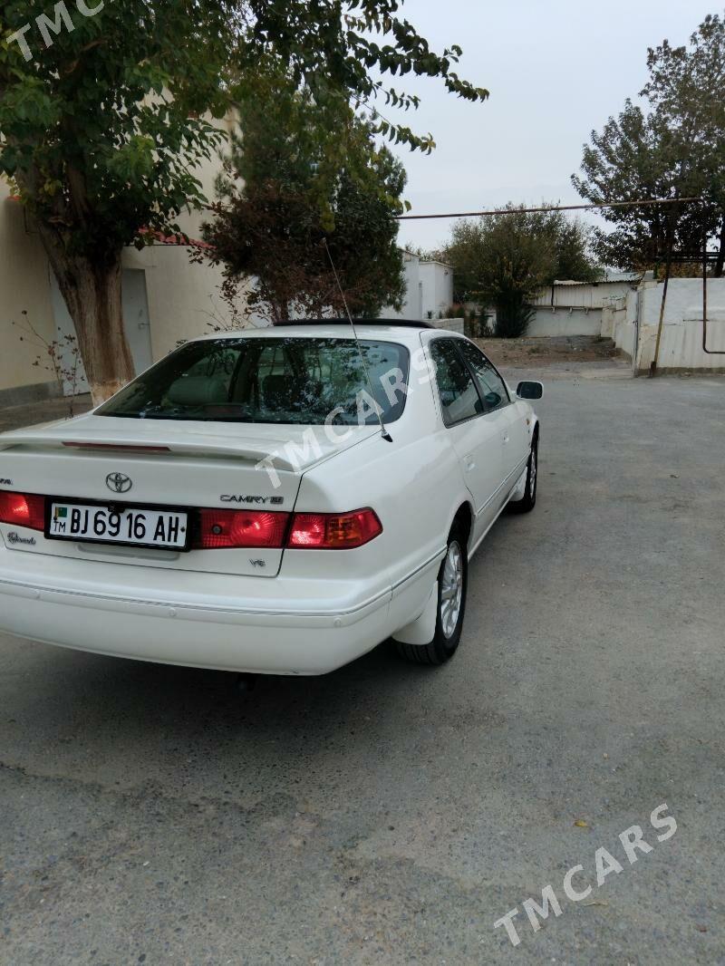 Toyota Camry 2000 - 160 000 TMT - Podwoýski köç. (Bitarap Türkmenistan şaýoly) - img 3