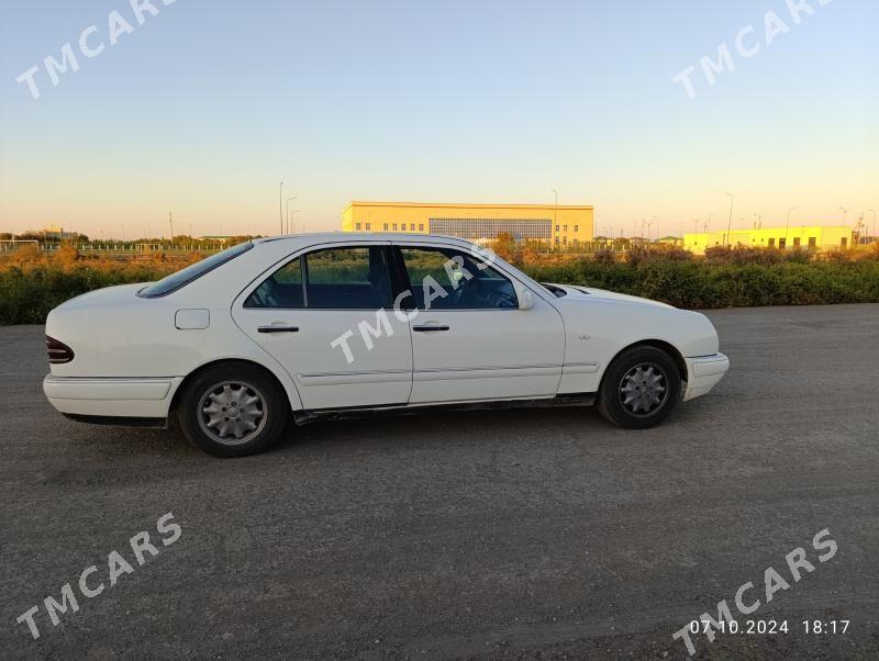 Mercedes-Benz E350 1996 - 50 000 TMT - Кёнеургенч - img 9