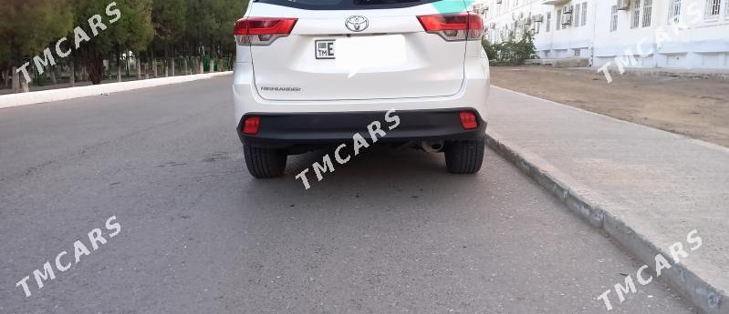 Toyota Highlander 2019 - 415 000 TMT - Aşgabat - img 2